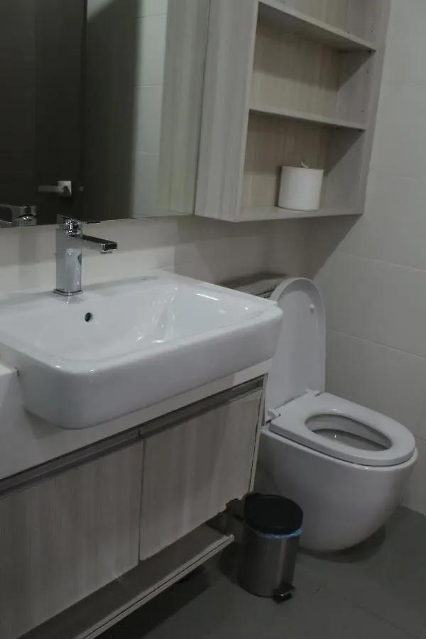 Suasana Suites D'Homestay Jb Town 조호르 바루 0*,